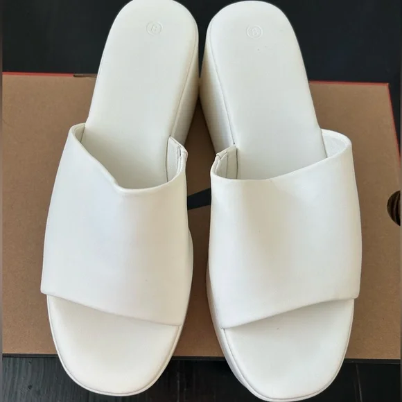 SHEIN Platform Slide Sandals - Picture 6 of 8